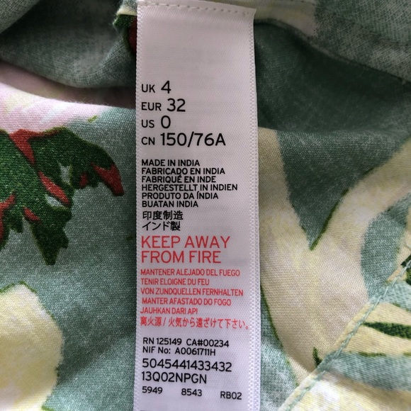 TOPSHOP Floral Print Ruffled Detail Top - Picture 8 of 8